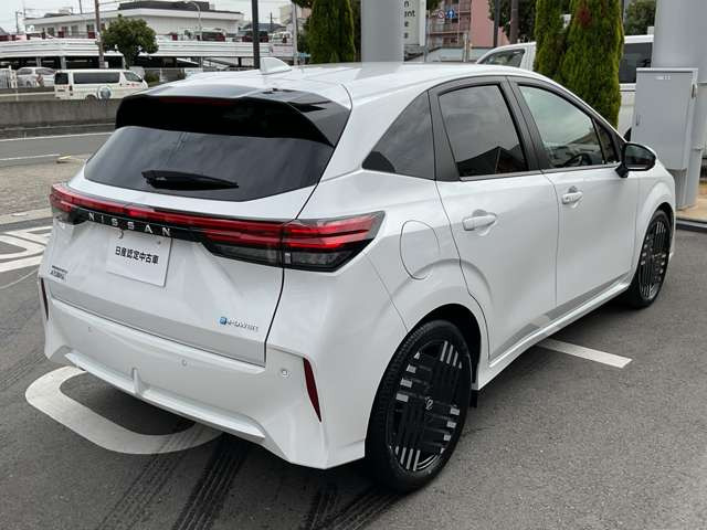 ノートオーラ1.2 G レザーエディション