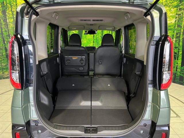 ���i�̂���������ʋ΁A���}���ɏ\���ȉ׎��X�y�[�X���m�ۂ��Ă���܂��B�Z�J���h�V�[�g��|���ƁA�傫�ȉו��̐ύڂ��\�ł���