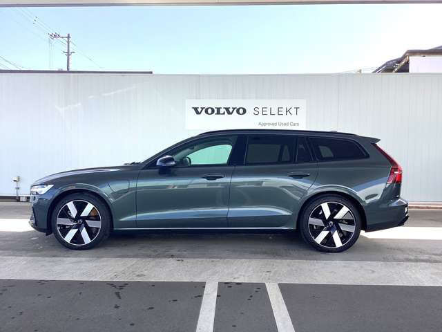 V60ウルトラ T6  AWD プラグインハイブリッド 4WD