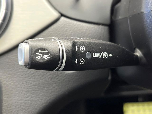 ���f�B�X�g���j�b�N�v���X:�s�s�A�x�O�A�������H�Ȃǂ̑��s���ɁA�X�e���I�}���`�p�[�p�X�J�����ƃ��[�_�[�Z���T�[�ɂ��A�O���Ԃ�F�����đ��x�ɉ������Ԋԋ������ێ����鎟����̃N���R��!