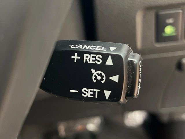 �y�N���[�Y�R���g���[���z�������H�����N���N���s�B�A�N�Z���𗣂��Ă���葬�x�ő��s���ł��A�������^�]���̕��S���y��!�����E�������ȒP�ȃX�C�b�`����Œ����ł��܂��B