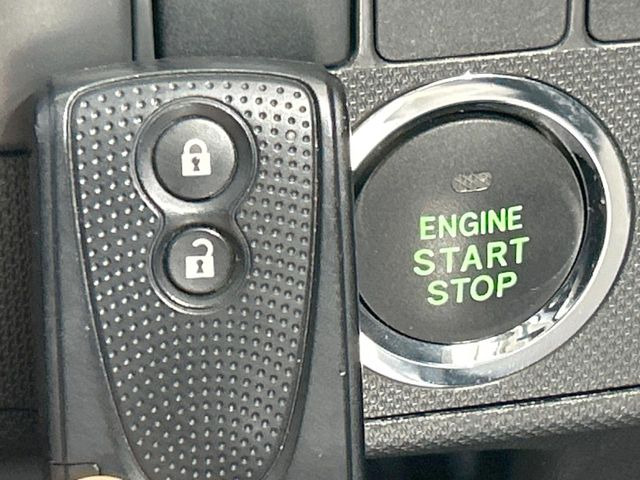 �y�L�[�t���[�V�X�e���z�J�o����|�P�b�g�ɓ��ꂽ�܂܂ł��h�A�̎{���E�������\�ȃX�}�[�g�L�[�𑕔��B�G���W���̃I���E�I�t�����J�M�����o���K�v����������Ƃ��Ă��֗��ł���