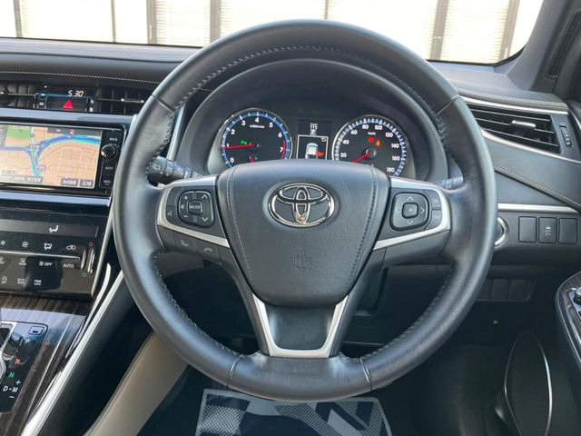 �y�����v�����X�e�A�����O�z�㎿�Ȋv���g�p���邱�ƂŁA��ɂ����������݂ƂĂ��^�]���₷���n���h���ł���