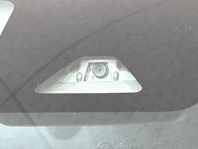 �y�X�}�[�g�A�V�X�g�z���s���ɑO���̎ԗ�����F�����A�Փ˂������Ȏ��͌x��ƃu���[�L�ŏՓˉ���Ɣ�Q�y�����A�V�X�g�B�����S�Ƀh���C�u�����y���݂��������܂��B