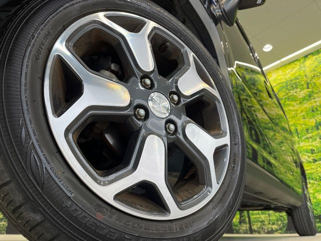 �y����15�C���`�A���~�z�C�[���z�O�ςɃ}�b�`���������A���~�z�C�[���𑕒����Ă���܂��B�e��ЊO�A���~�z�C�[����A�X�^�b�h���X�^�C�����戵�����Ă���܂��B���񂲑��k����������