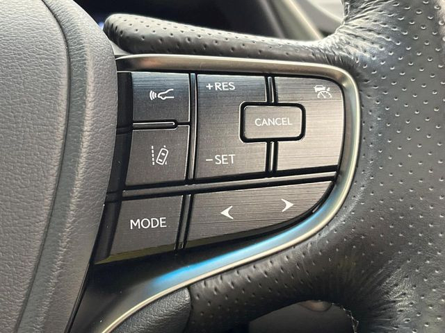 【レーダークルーズコントロール】高速道路での長距離走行が楽に!!自動で速度を保つクルーズコントロールが、衝突軽減システムと連携し、前方の車両を感知して車間を保つように速度調節してくれます!!