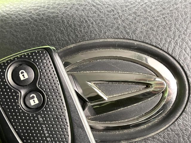 �y�L�[�t���[�V�X�e���z�J�o����|�P�b�g�ɓ��ꂽ�܂܂ł��h�A�̎{���E�������\�ȃX�}�[�g�L�[�𑕔��B�G���W���̃I���E�I�t�����J�M�����o���K�v����������Ƃ��Ă��֗��ł���