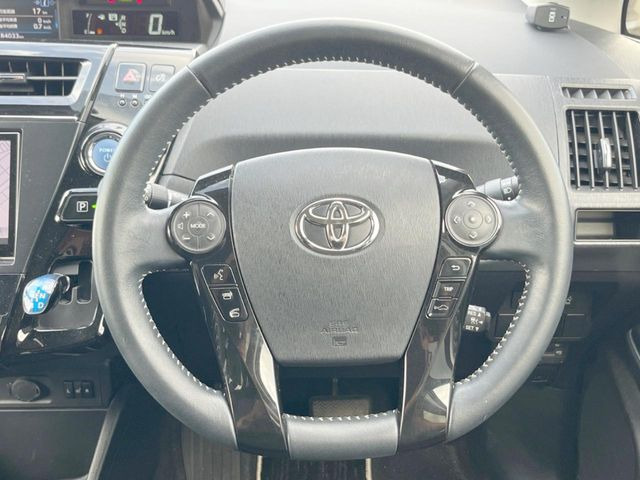 ステアリングも使用感が少なく、きれいな状態となっております♪