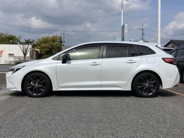 カローラツーリング1.8 ハイブリッド W×B