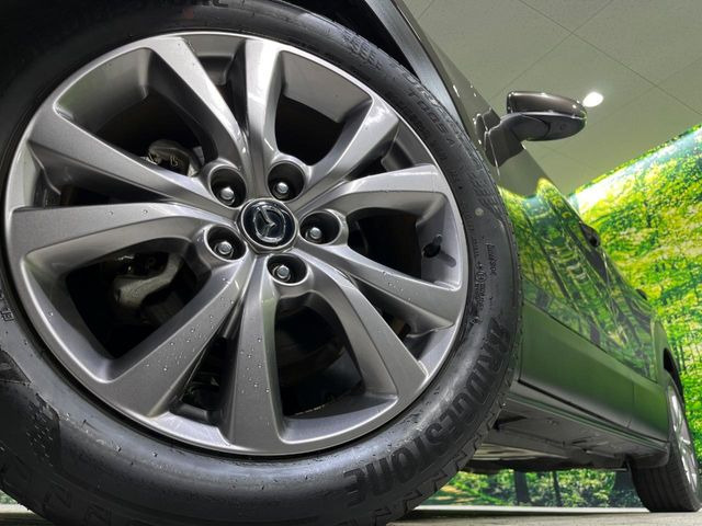 �y����18�C���`�A���~�z�C�[���z�O�ςɃ}�b�`���������A���~�z�C�[���𑕒����Ă���܂��B�e��ЊO�A���~�z�C�[����A�X�^�b�h���X�^�C�����戵�����Ă���܂��B���񂲑��k����������