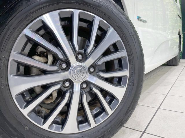 �y����16�C���`�A���~�z�C�[���z�O�ςɃ}�b�`���������A���~�z�C�[���𑕒����Ă���܂��B�e��ЊO�A���~�z�C�[����A�X�^�b�h���X�^�C�����戵�����Ă���܂��B���񂲑��k����������