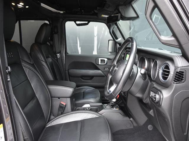 ラングラーアンリミテッド サハラ 4WD