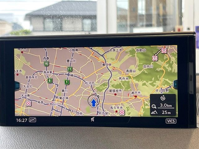 �������i�r:��̊��̂���i�r�́A����������ԓ������o���Ă���܂��BBluetooth�Đ��ȂǃI�[�f�B�I�@�\���[�����Ă���܂��̂ŁA�^�]�����y���߂܂���