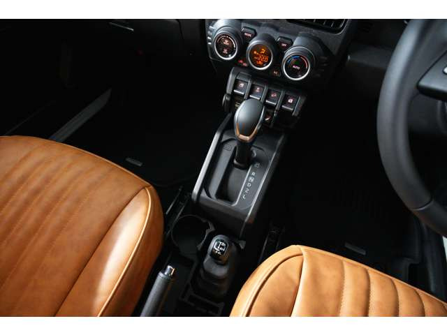 �V�t�g�m�u�͈���₷���Ƒ��쐫���l�������f�U�C�����̗p�B��ɂ�������ƃt�B�b�g���A�X���[�Y�ȃV�t�g������T�|�[�g���܂��B