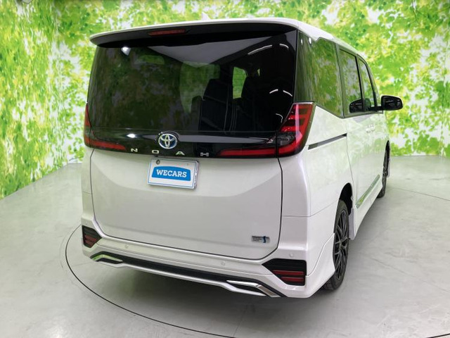 ノア1.8 ハイブリッド S-G E-Four 4WD