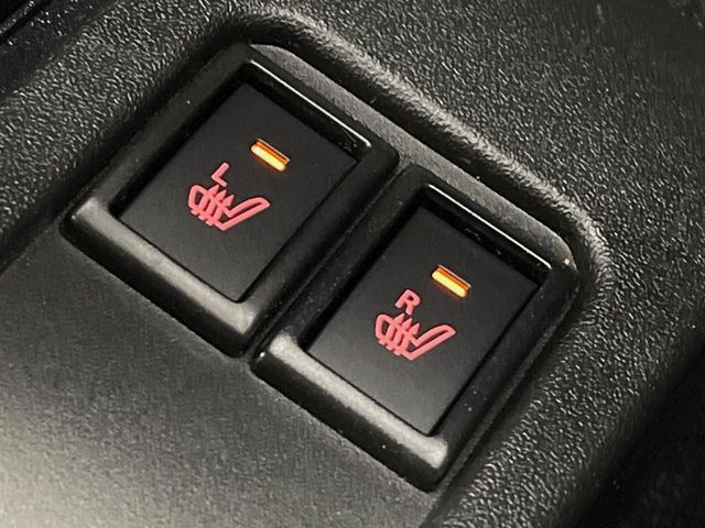 【シートヒーター】寒い日に重宝するシートヒーター!エアコンより早く温まってくれるので寒がりの人も安心ですね♪エアコンの温風は乾燥するから苦手、という方にもをおすすめです。