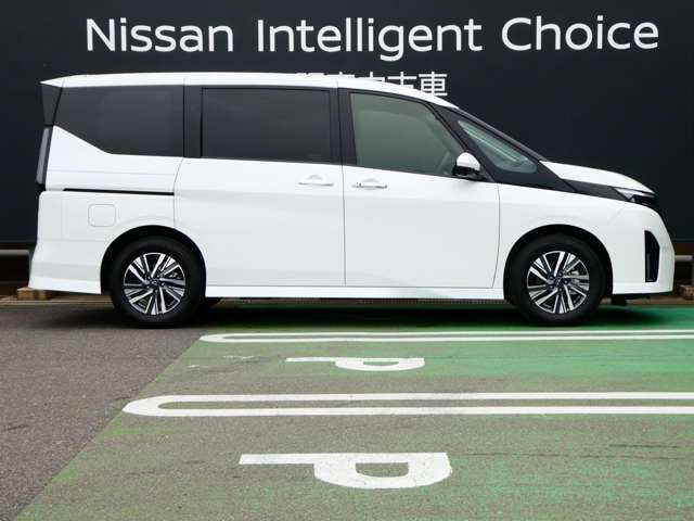 セレナ1.4 e-POWER ハイウェイスターV