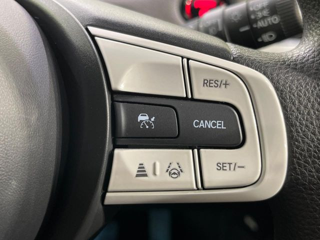 【アダプティブクルーズコントロール】高速道路での長距離走行が楽に!!自動で速度を保つクルーズコントロールが、衝突軽減システムと連携し、前方の車両を感知して車間を保つように速度調節してくれます!!