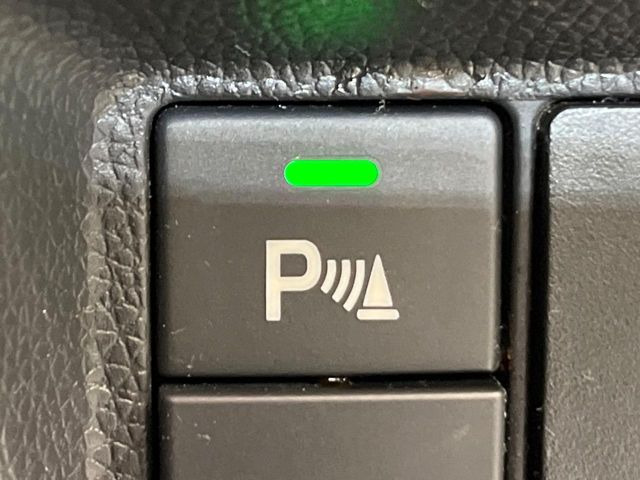 【コーナーセンサー】バンパーに付いたセンサーが障害物を検知!一定の距離に近づくとアラートで教えてくれます♪狭い駐車スペースや車庫入れ時も安心ですね☆