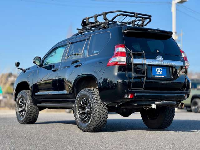 お車の詳細はお電話かメール・LINEにてご対応させて頂きます。遠方のお客様にもご安心してご契約頂けるようにご対応させて頂きます。 お気軽にお問い合わせくださいませ。