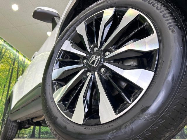 �y����17�C���`�A���~�z�C�[���z�O�ςɃ}�b�`���������A���~�z�C�[���𑕒����Ă���܂��B�e��ЊO�A���~�z�C�[����A�X�^�b�h���X�^�C�����戵�����Ă���܂��B���񂲑��k����������