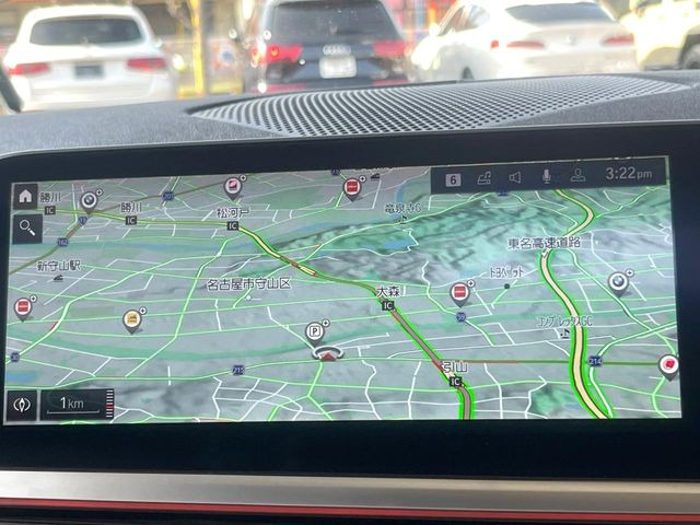 �������i�r:��̊��̂���i�r�́A����������ԓ������o���Ă���܂��BBluetooth�Đ��ȂǃI�[�f�B�I�@�\���[�����Ă���܂��̂ŁA�^�]�����y���߂܂���