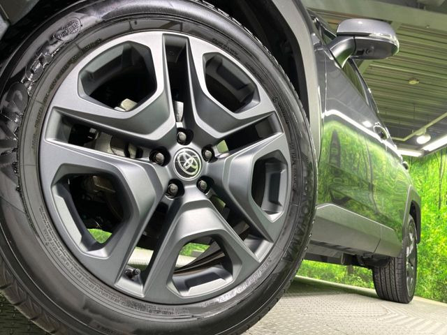 【純正19インチアルミホイール】外観にマッチした純正アルミホイールを装着しております。各種社外アルミホイールや、スタッドレスタイヤも取扱いしております。是非ご相談ください♪