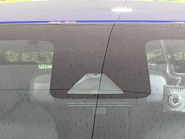 �y�g���^�Z�[�t�e�B�Z���X�z���s���ɑO���̎ԗ�����F�����A�Փ˂������Ȏ��͌x��ƃu���[�L�ŏՓˉ���Ɣ�Q�y�����A�V�X�g�B�����S�Ƀh���C�u�����y���݂��������܂��B