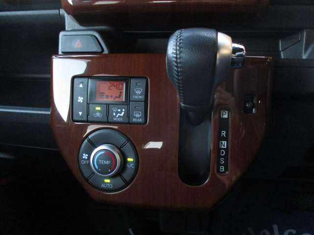 ����SD�i�r�E�t���Z�O�EB�J�����EBluetooth�E�O��h�����R�E�����d���X���C�h�E�v����H�E�X�e�A�X�C�b�`�E����14AW�ELED�w�b�h���C�g/�t�H�O�E�X�}�[�g�A�V�X�g�V�E�Ԍ��ߘa9�N8��