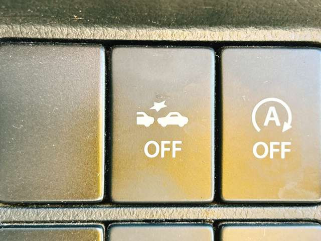 �y�Փˌy�����u�z���s���ɑO���̎ԗ�����F�����A�Փ˂������Ȏ��͌x��ƃu���[�L�ŏՓˉ���Ɣ�Q�y�����A�V�X�g�B�����S�Ƀh���C�u�����y���݂��������܂��B