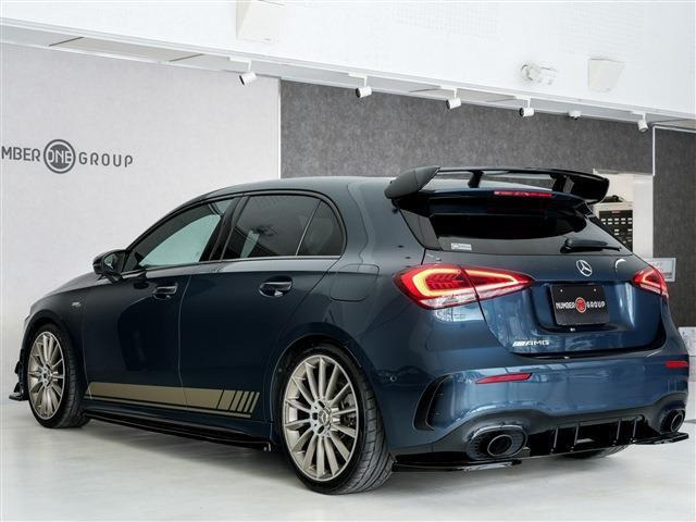 �{�f�B�[�J���[:�f�j���u���[