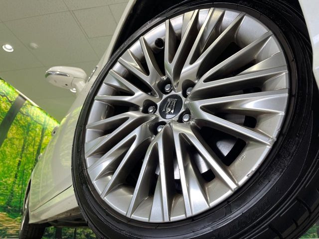 �y����18�C���`�A���~�z�C�[���z�O�ςɃ}�b�`���������A���~�z�C�[���𑕒����Ă���܂��B�e��ЊO�A���~�z�C�[����A�X�^�b�h���X�^�C�����戵�����Ă���܂��B���񂲑��k����������