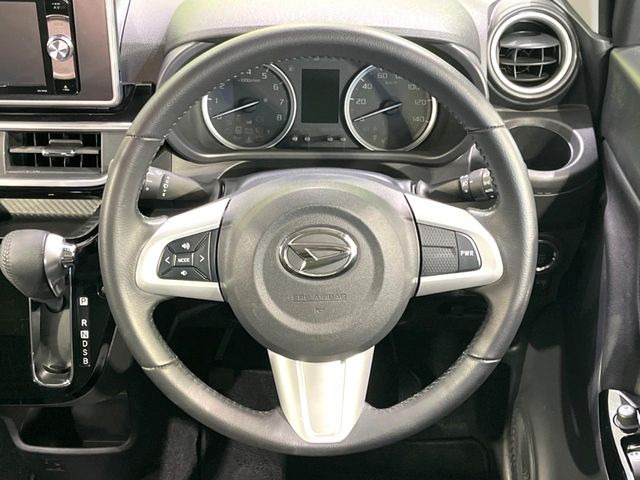 �y�����v�����X�e�A�����O�z�㎿�Ȋv���g�p���邱�ƂŁA��ɂ����������݂ƂĂ��^�]���₷���n���h���ł���