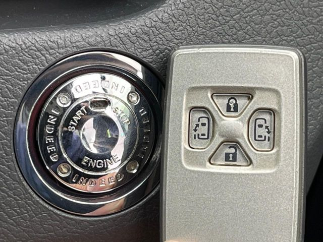 �y�X�}�[�g�L�[�z�J�o����|�P�b�g�ɓ��ꂽ�܂܂ł��h�A�̎{���E�������\�ȃX�}�[�g�L�[�𑕔��B�G���W���̃I���E�I�t�����J�M�����o���K�v����������Ƃ��Ă��֗��ł���