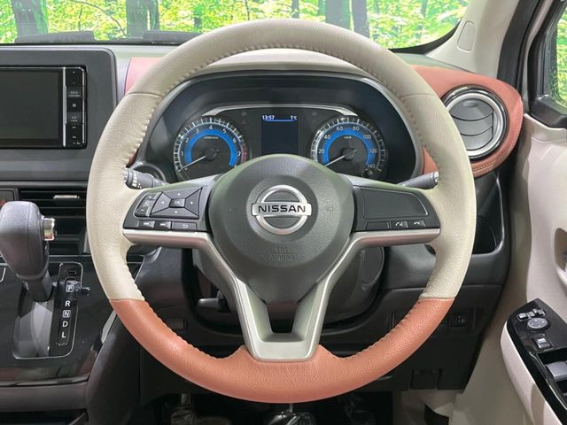 �y�����v�����X�e�A�����O�z�㎿�Ȋv���g�p���邱�ƂŁA��ɂ����������݂ƂĂ��^�]���₷���n���h���ł���