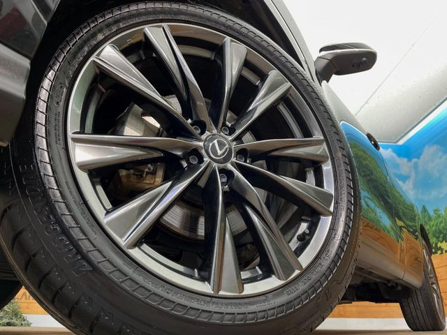 �y�����A���~�z�C�[���z�O�ςɃ}�b�`���������A���~�z�C�[���𑕒����Ă���܂��B�e��ЊO�A���~�z�C�[����A�X�^�b�h���X�^�C�����戵�����Ă���܂��B���񂲑��k����������