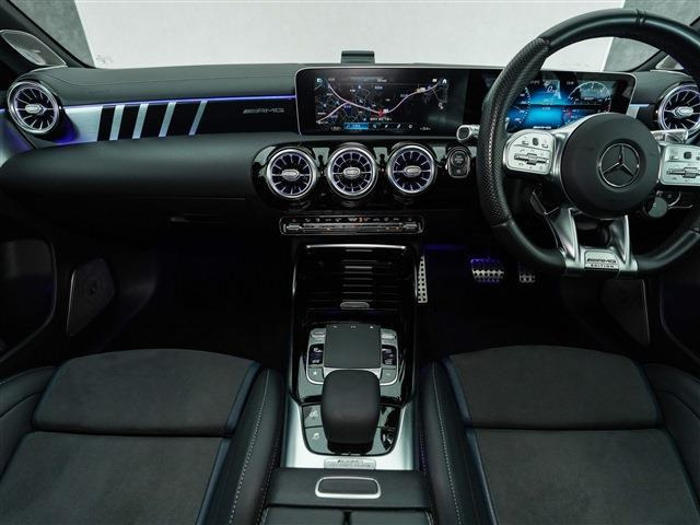 ���C�h�f�B�X�v���C���������i�I�ȃR�b�N�s�b�g�B