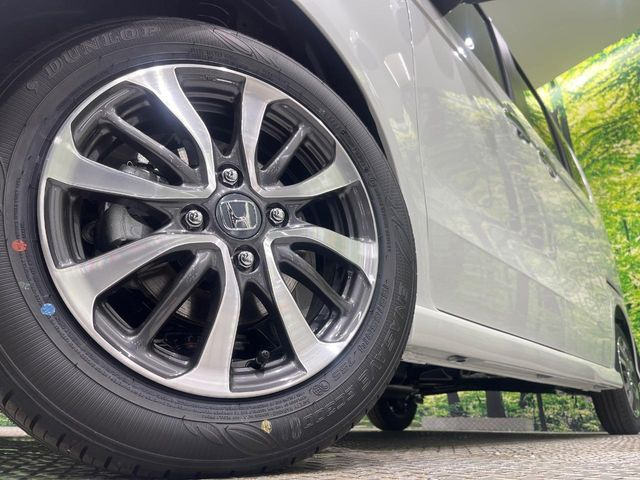 �y����14�C���`�A���~�z�C�[���z�O�ςɃ}�b�`���������A���~�z�C�[���𑕒����Ă���܂��B�e��ЊO�A���~�z�C�[����A�X�^�b�h���X�^�C�����戵�����Ă���܂��B���񂲑��k����������