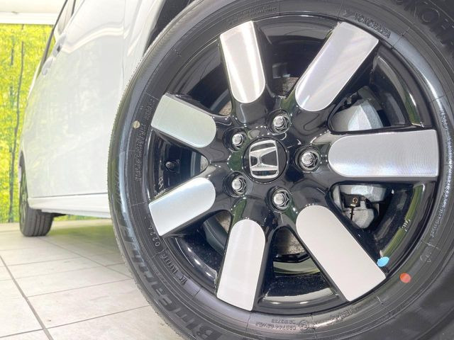 �y����15�C���`�A���~�z�C�[���z�O�ςɃ}�b�`���������A���~�z�C�[���𑕒����Ă���܂��B�e��ЊO�A���~�z�C�[����A�X�^�b�h���X�^�C�����戵�����Ă���܂��B���񂲑��k����������