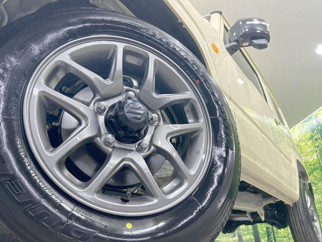 �y����16�C���`�A���~�z�C�[���z�O�ςɃ}�b�`���������A���~�z�C�[���𑕒����Ă���܂��B�e��ЊO�A���~�z�C�[����A�X�^�b�h���X�^�C�����戵�����Ă���܂��B���񂲑��k����������