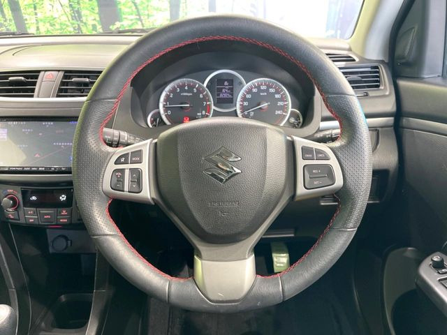 �y�����v�����X�e�A�����O�z�㎿�Ȋv���g�p���邱�ƂŁA��ɂ����������݂ƂĂ��^�]���₷���n���h���ł���