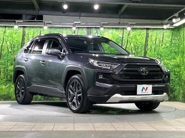 高透明度のガラス皮膜で撥水はもちろん、上質なツヤ・光沢を実現。紫外線や酸性雨から大切な愛車を保護し、色あせ・劣化を防止。「弾スプラッシュコート」、「弾プリミッサコート」からお選びいただけます。