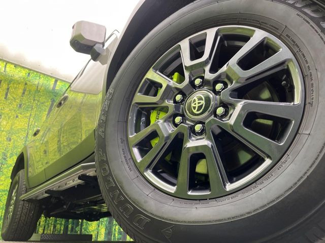 �y����18�C���`�A���~�z�C�[���z�O�ςɃ}�b�`���������A���~�z�C�[���𑕒����Ă���܂��B�e��ЊO�A���~�z�C�[����A�X�^�b�h���X�^�C�����戵�����Ă���܂��B���񂲑��k����������