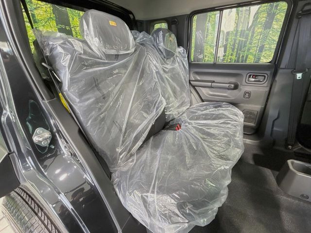 ���i���ȃI���W�i���t���A�}�b�g���I�v�V�����ɂĂ��p�ӂ��Ă���܂��B���D���ȃf�U�C����J���[�����Ԃɍ��킹�đI��ł����������Ƃ��ł��܂���