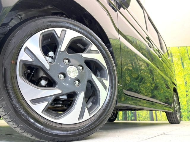 �y����15�C���`�A���~�z�C�[���z�O�ςɃ}�b�`���������A���~�z�C�[���𑕒����Ă���܂��B�e��ЊO�A���~�z�C�[����A�X�^�b�h���X�^�C�����戵�����Ă���܂��B���񂲑��k����������