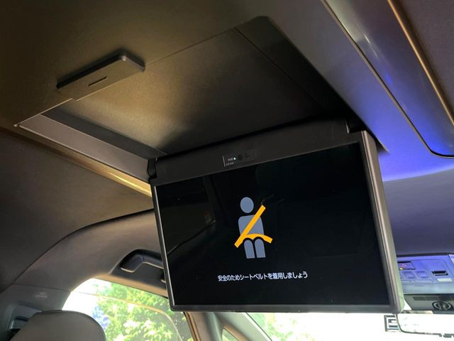 【フリップダウンモニター】家族や友人とお出かけする機会が多い方に大人気のフリップダウンモニター!大画面モニターで車内はエンタメ空間!退屈しがちな長距離ドライブも楽しい時間に変わります!