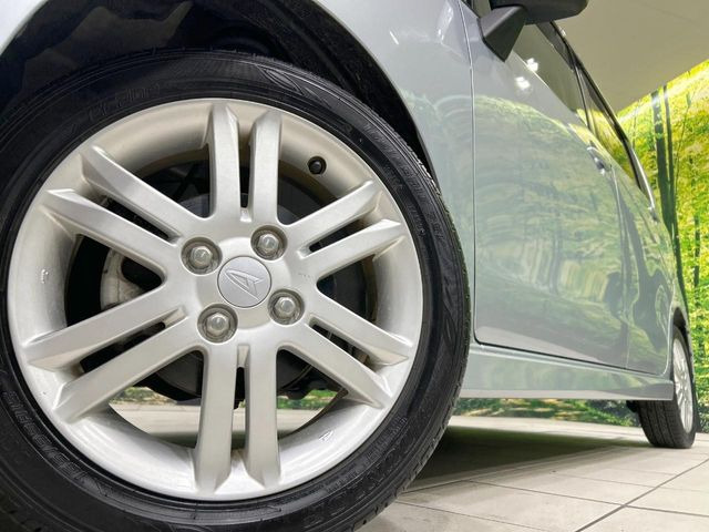 �y����15�C���`�A���~�z�C�[���z�O�ςɃ}�b�`���������A���~�z�C�[���𑕒����Ă���܂��B�e��ЊO�A���~�z�C�[����A�X�^�b�h���X�^�C�����戵�����Ă���܂��B���񂲑��k����������