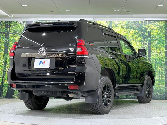 ☆全国のネクステージからお取り寄せが可能※!遠方の店舗に展示してあるクルマが気になる場合も、最寄りの店舗でご覧いただくことが可能です!是非私たちに要望をお聞かせください!※別途費用