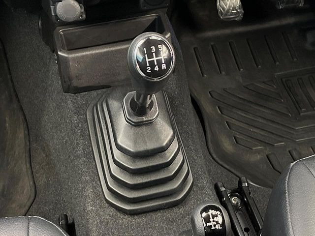 【フロア5速MT】走りの5速MT!!スポーティーな走行をお楽しみいただけます♪