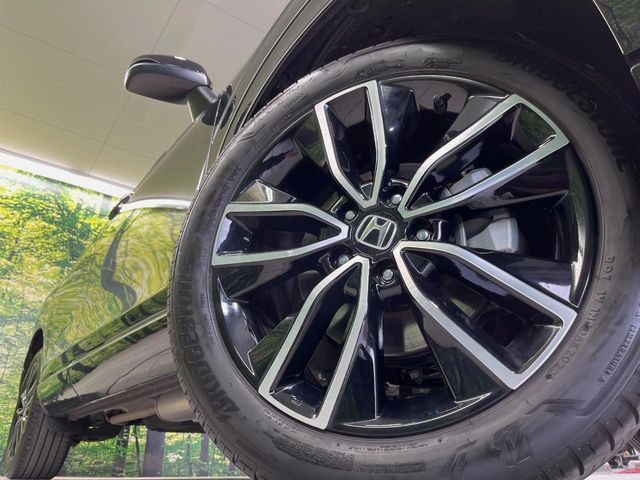 �y����18�C���`�A���~�z�C�[���z�O�ςɃ}�b�`���������A���~�z�C�[���𑕒����Ă���܂��B�e��ЊO�A���~�z�C�[����A�X�^�b�h���X�^�C�����戵�����Ă���܂��B���񂲑��k����������